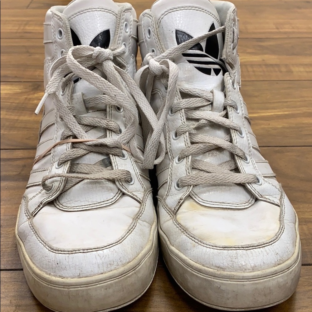 Vintage adidas sneakers